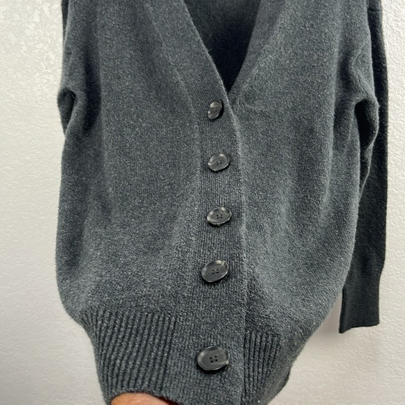 Loft Outlet Women’s Tight Knit Button Front Sweater Cardigan  Gray V neck Sz M - Picture 7 of 9